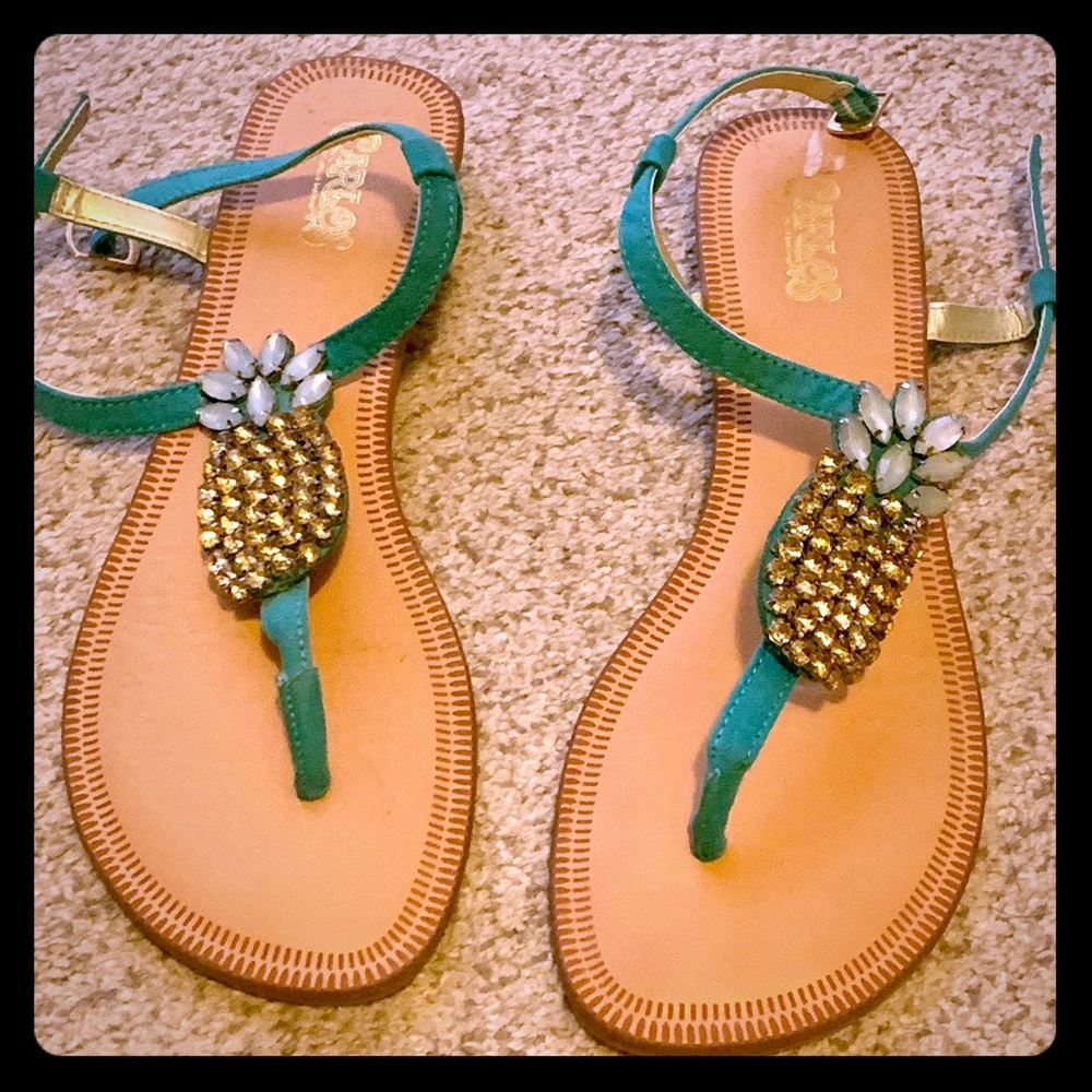 Size 8 brand new w/o tags pineapple 🍍 Sandals.